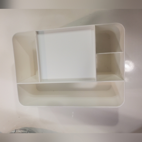 Makeup Organizer - Picture 3 of 6